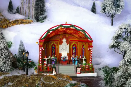 Lemax lemax christmas at the park pavilion Caddington Village 2024 - image 2