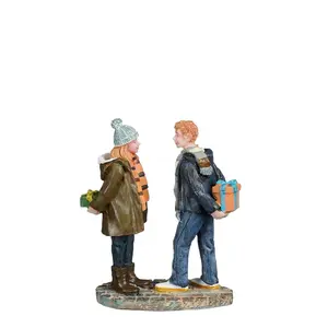 Luville Sledgeholm Giving presents